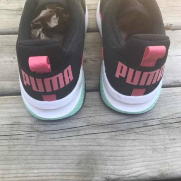 Puma shoes size 10.5 - Picture 4 of 7